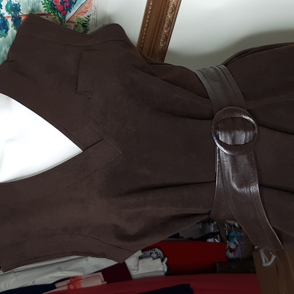 Vintage ultrasuede dress with leather belt. - Picture 2 of 7